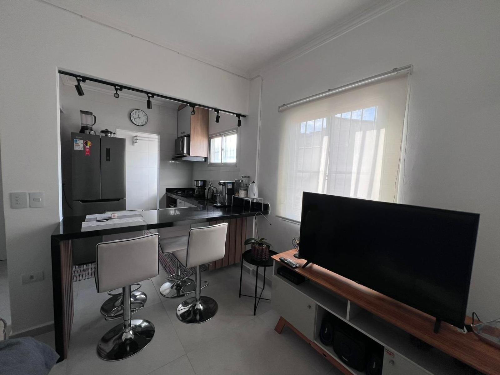 Canto Forte- Suite C/Varanda - Ate 5 Hospedes- Garagem - Wi Fi E 200 Metros Da Praia, 50 Metros Da Av Gastronomica Da Pg Praia Grande  Exterior foto