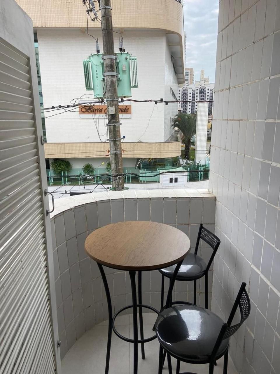 Canto Forte- Suite C/Varanda - Ate 5 Hospedes- Garagem - Wi Fi E 200 Metros Da Praia, 50 Metros Da Av Gastronomica Da Pg Praia Grande  Exterior foto